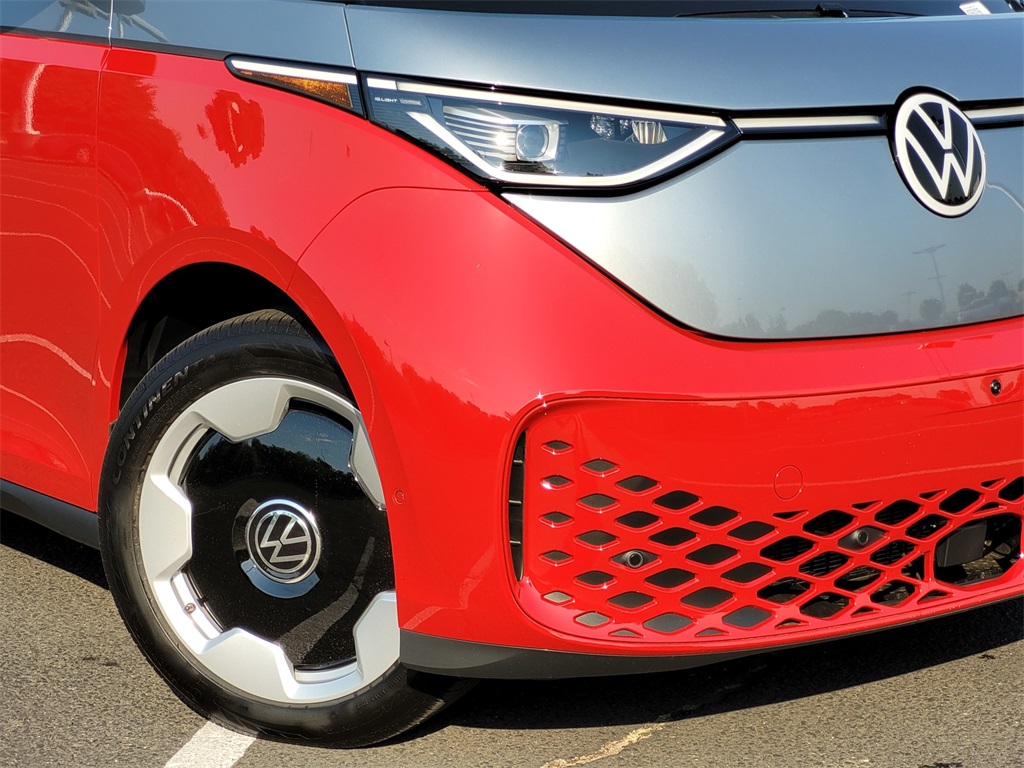 2025 Volkswagen ID. Buzz Pro Plus photo 3