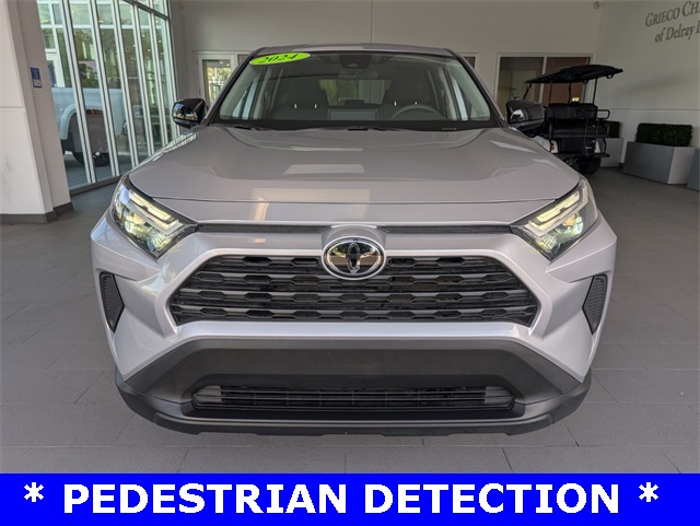 2024 Toyota RAV4 LE photo 3