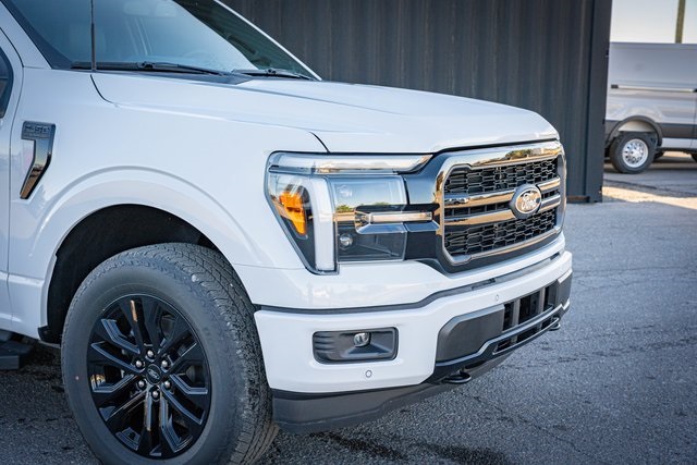 2025 Ford F-150 Lariat photo 2