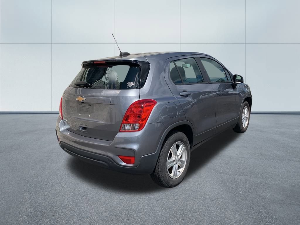 2020 Chevrolet Trax LS photo 3