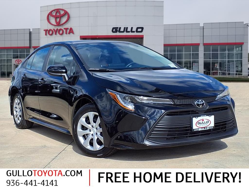 2025 Toyota Corolla LE's photo
