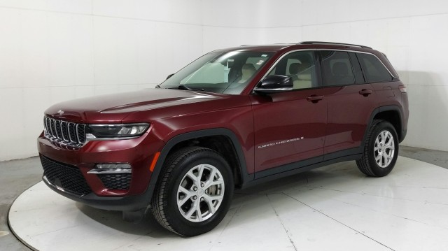 Used 2023 RED Jeep Limited image 1