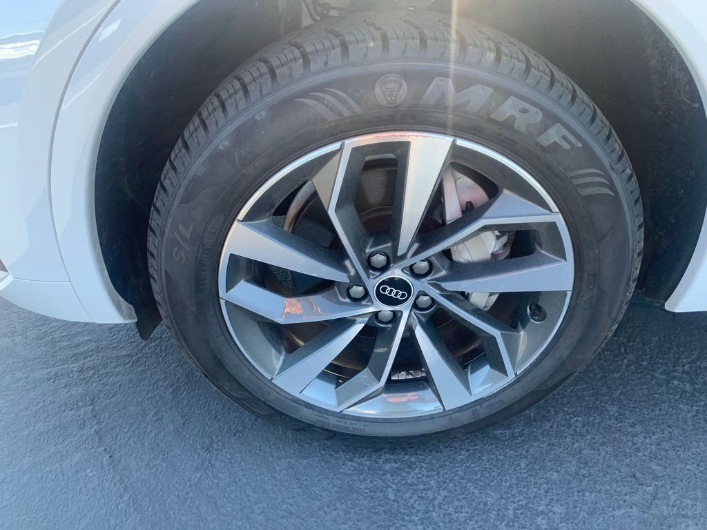 2021 Audi Q5 Premium 45 TFSI photo 4