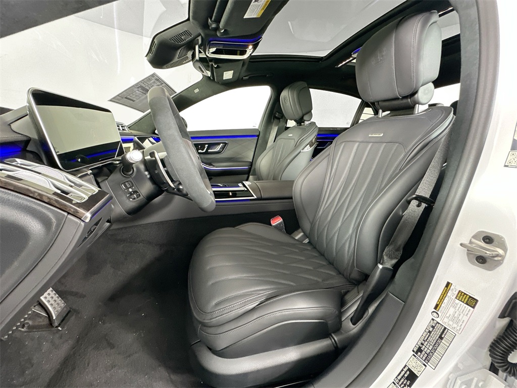 2026 Mercedes Benz S 63 e AMG photo 22