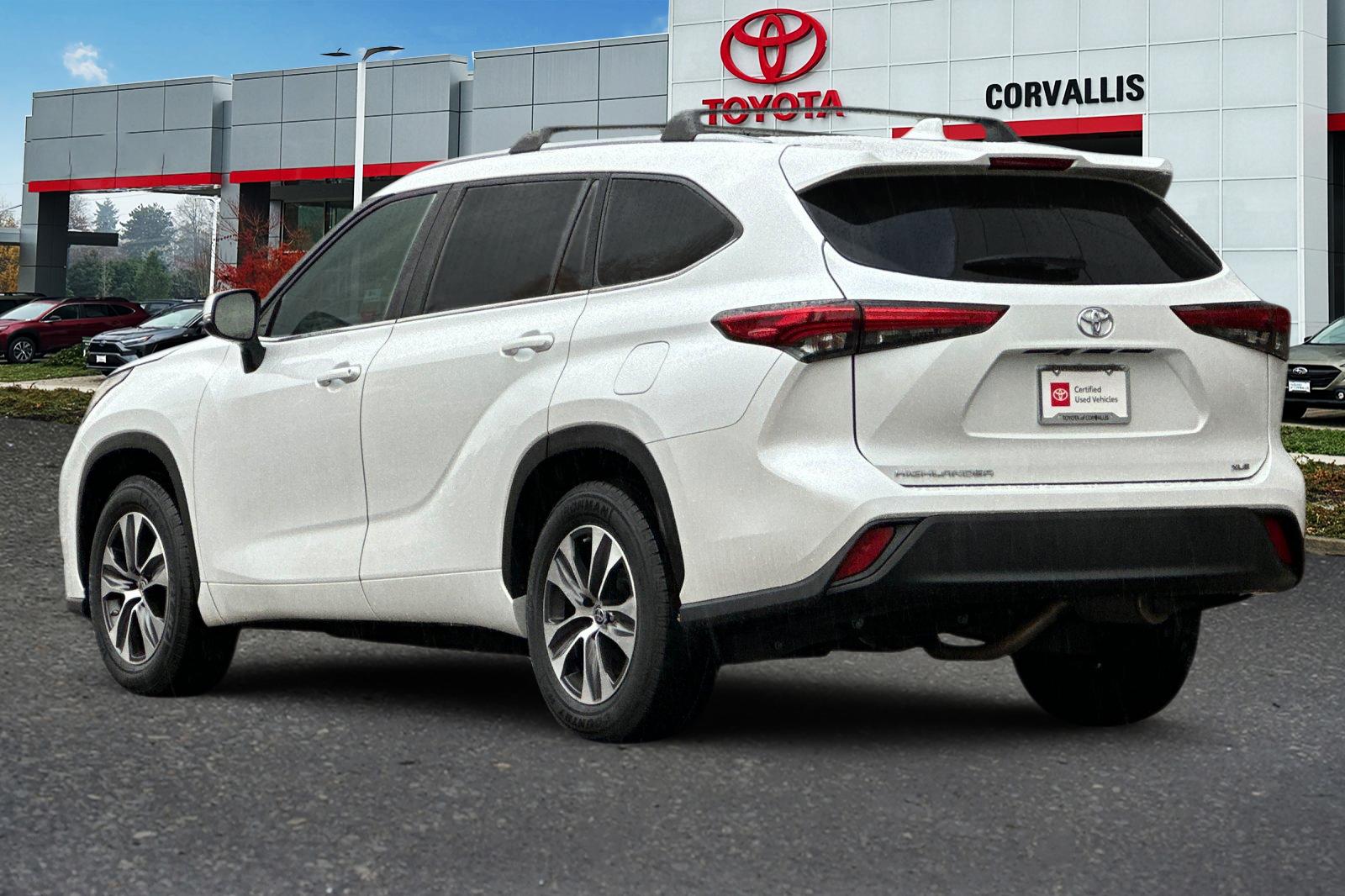 2023 Toyota Highlander XLE photo 4