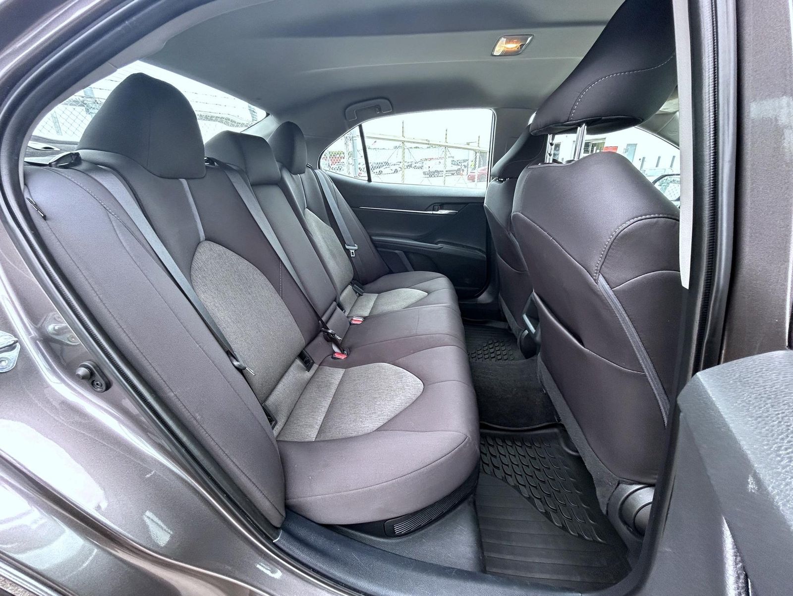 2022 Toyota Camry Hybrid LE photo 15