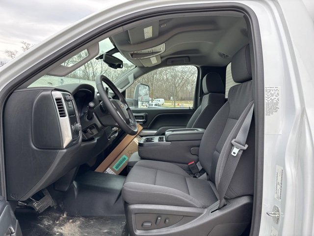 2024 Chevrolet Silverado 6500HD LT photo 10