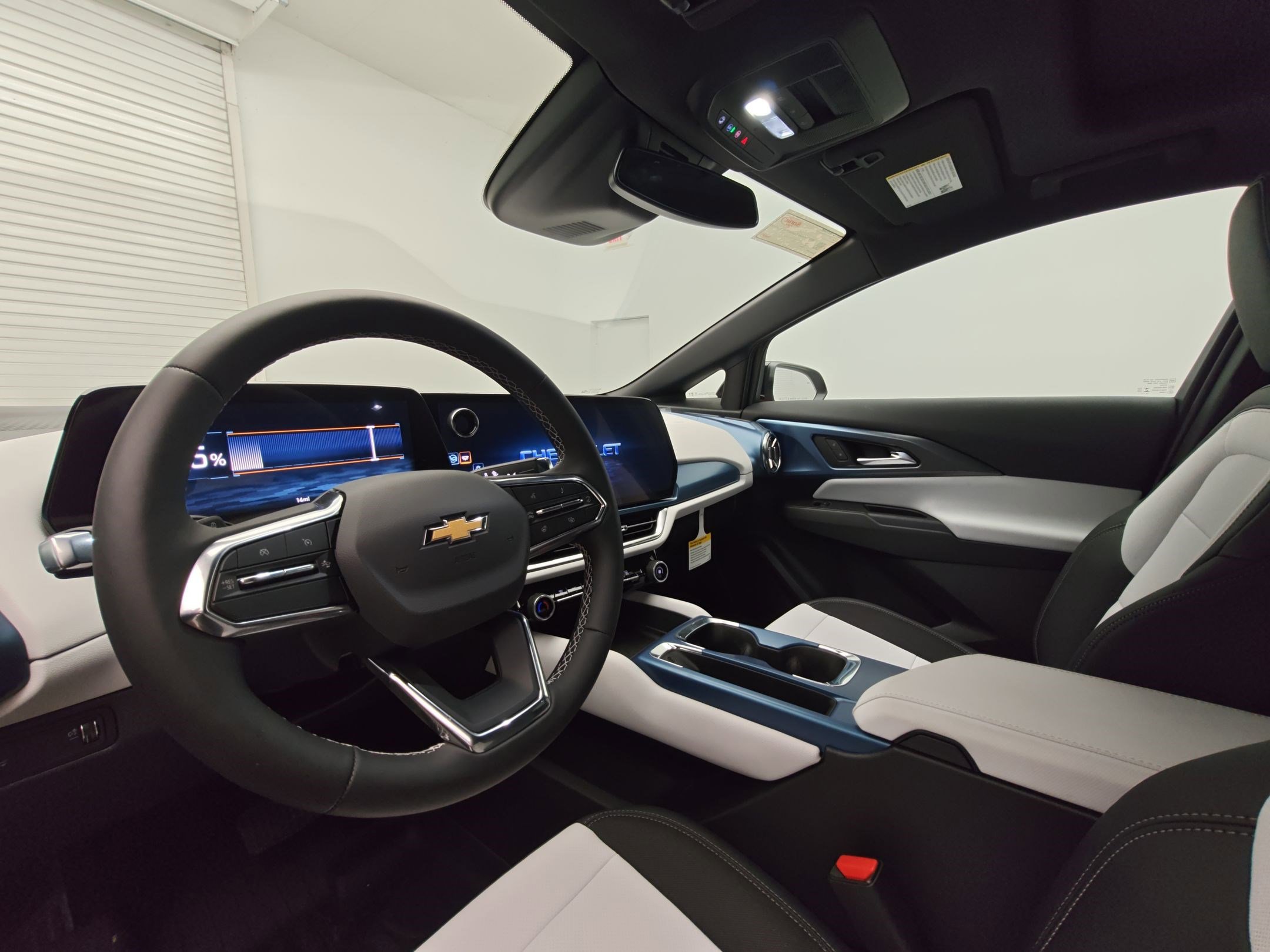 2026 Chevrolet Equinox EV 1LT photo 4