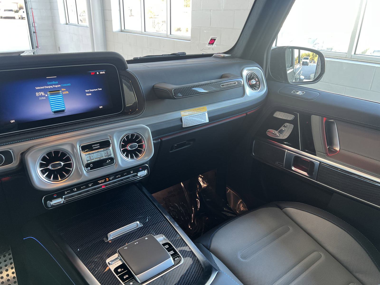 2025 Mercedes Benz G photo 36
