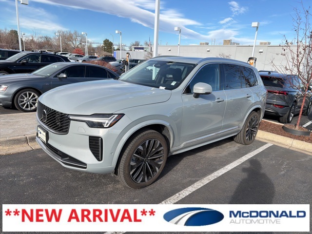 2025 Volvo XC90 Plus's photo