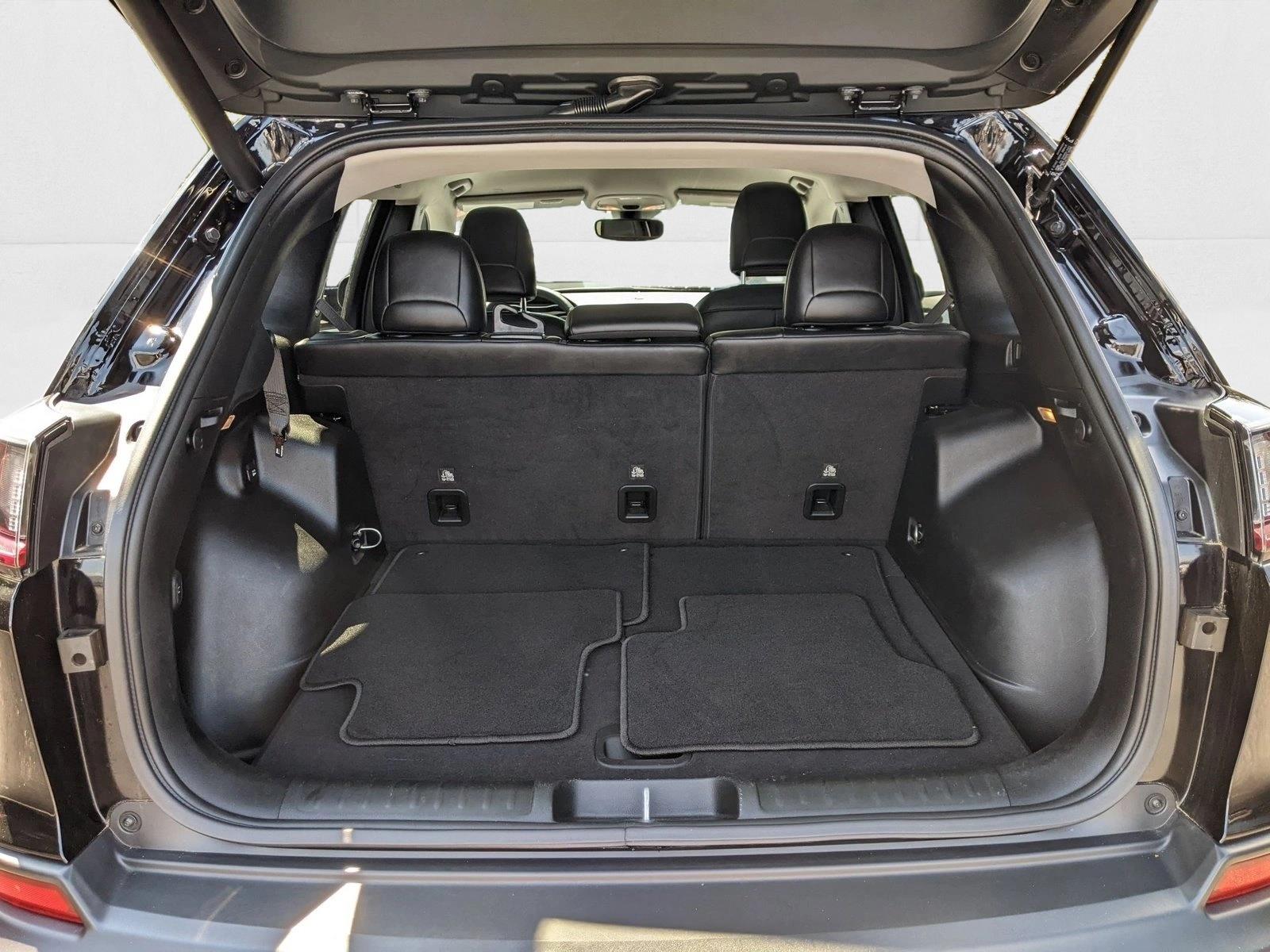 2023 Jeep Cherokee Altitude Lux photo 4