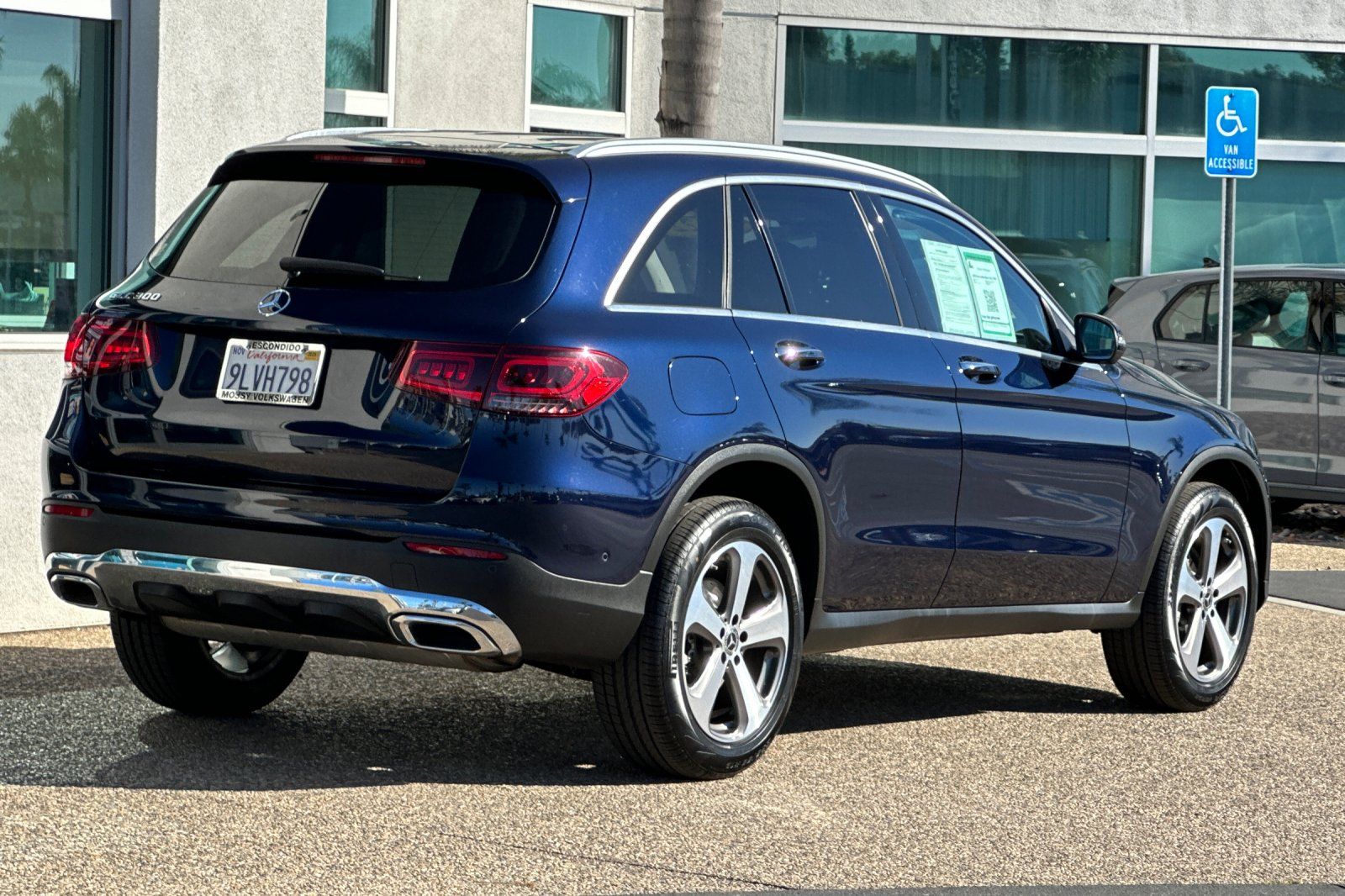2022 Mercedes Benz GLC 300 photo 4