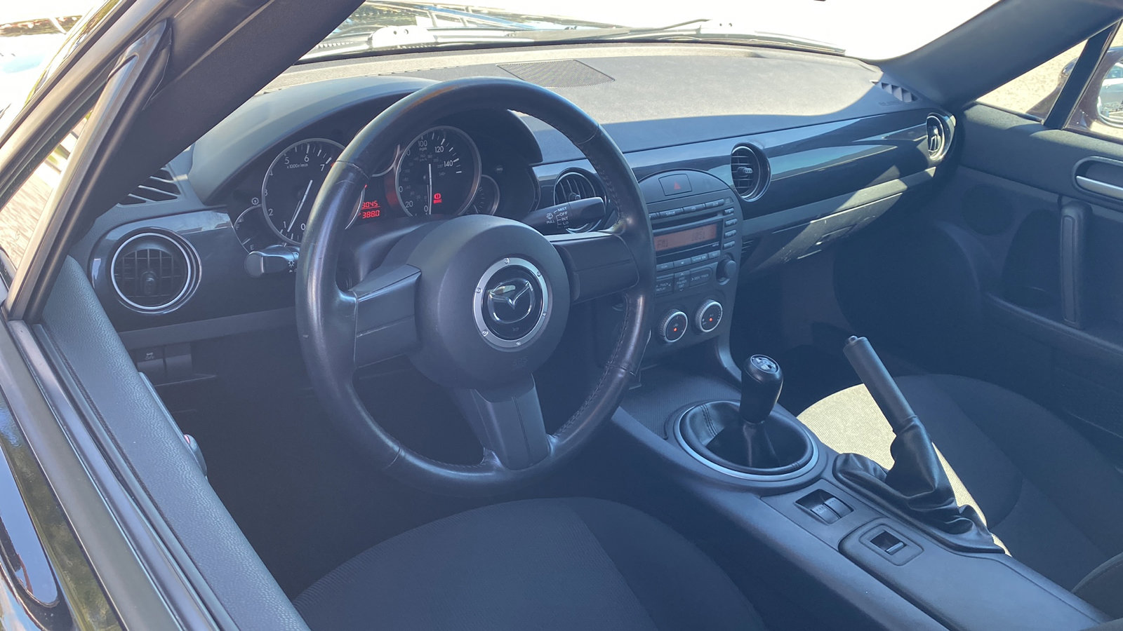 2014 Mazda MX-5 Miata Miata Sport photo 4
