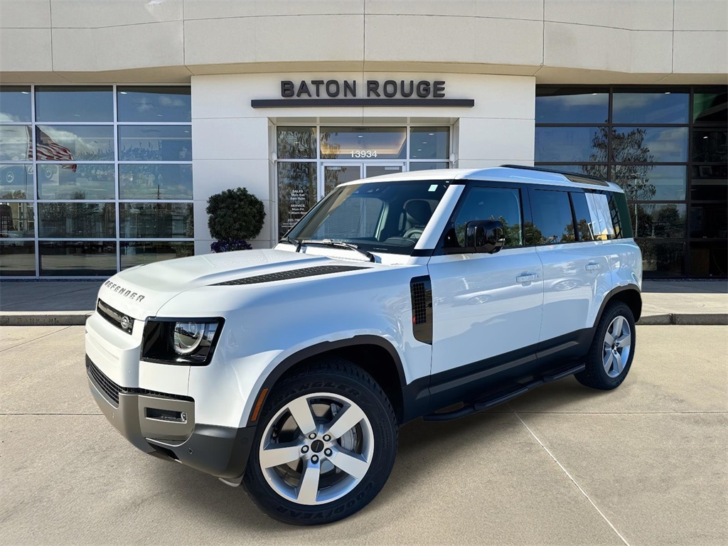 2026 Land Rover Defender S's photo