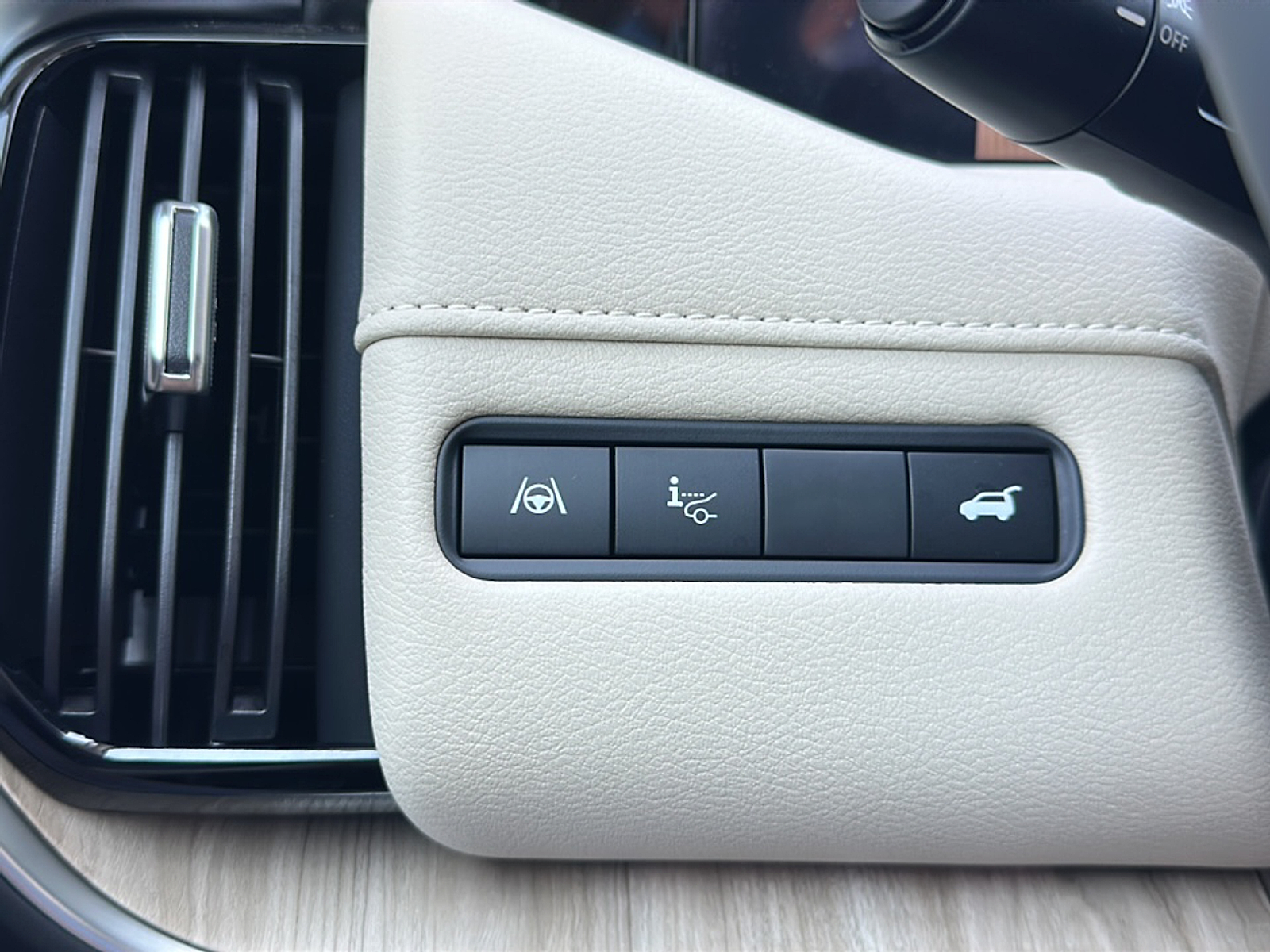 2026 Nissan Armada Platinum Reserve photo 17