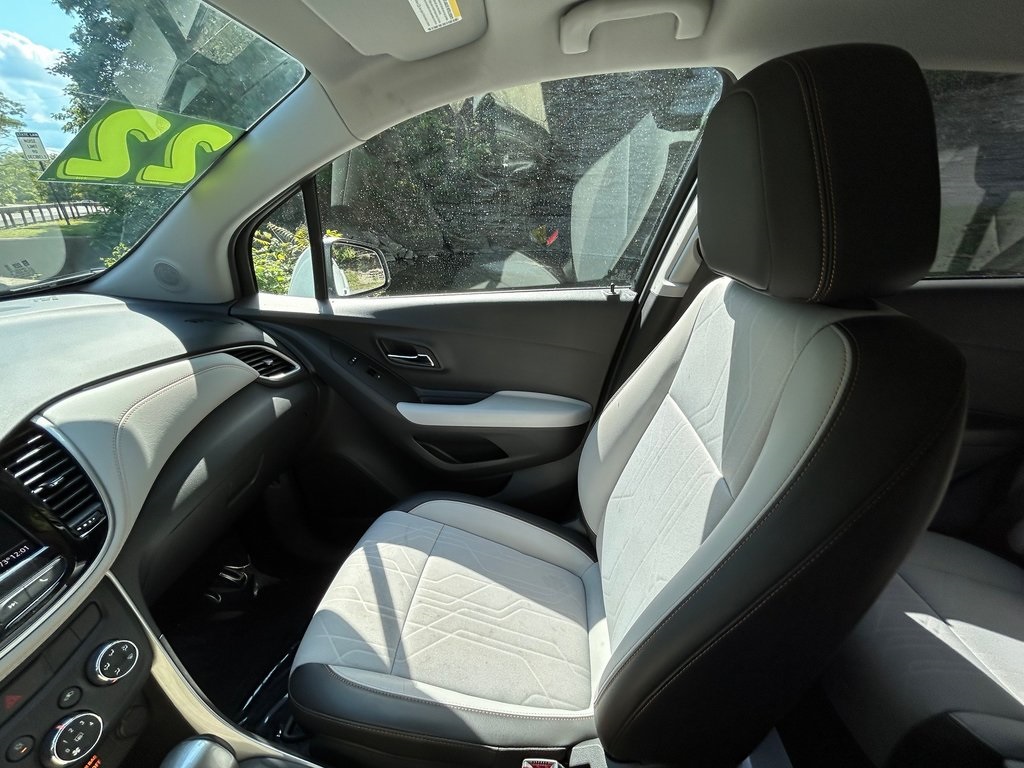 2022 Chevrolet Trax LT photo 22