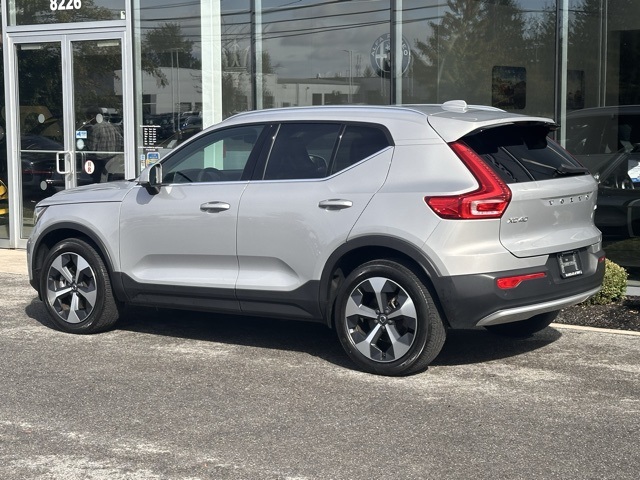 2023 Volvo XC40 Plus photo 4