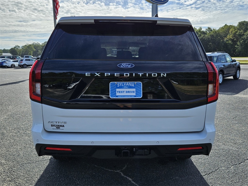 2025 Ford Expedition photo 7