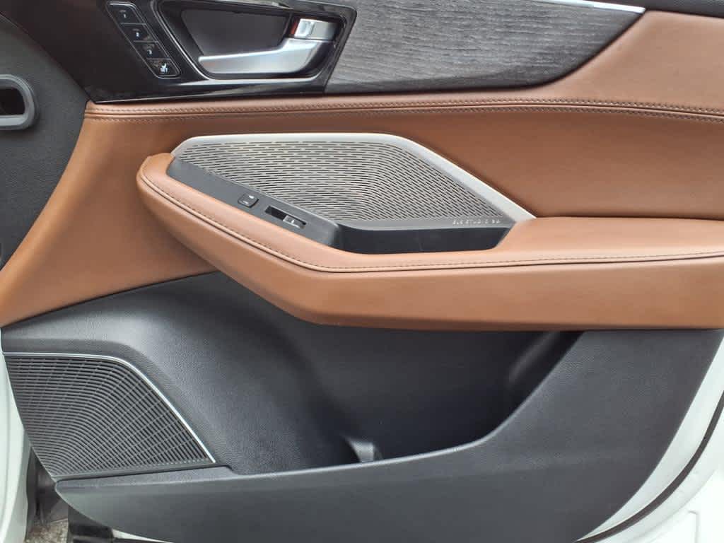 2024 Acura MDX SH-AWD Advance photo 6