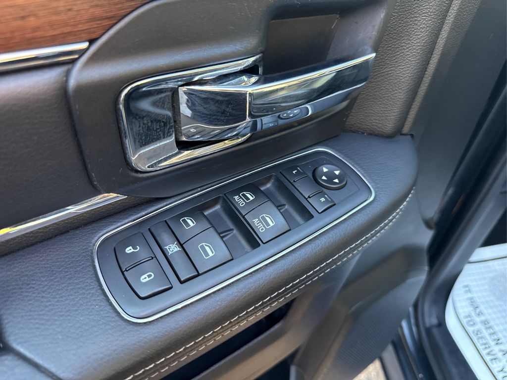 2016 Ram 1500 Laramie photo 29