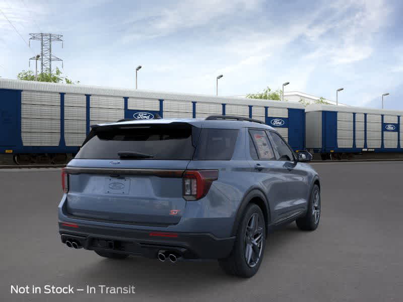 2025 Ford Explorer ST photo 8