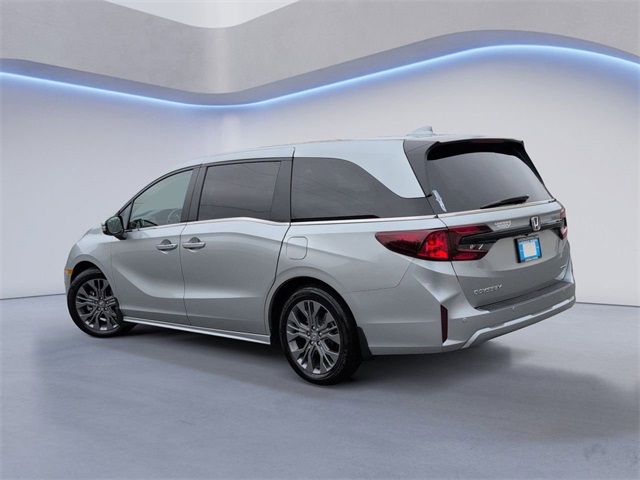 2025 Honda Odyssey Touring photo 2
