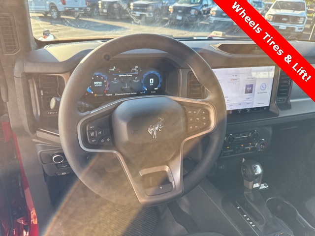 2025 Ford Bronco Base photo 12