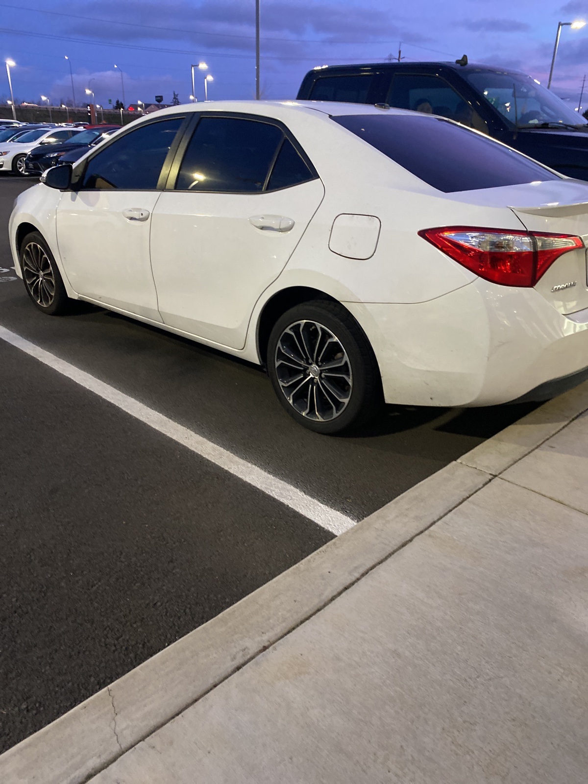 2014 Toyota Corolla L photo 2