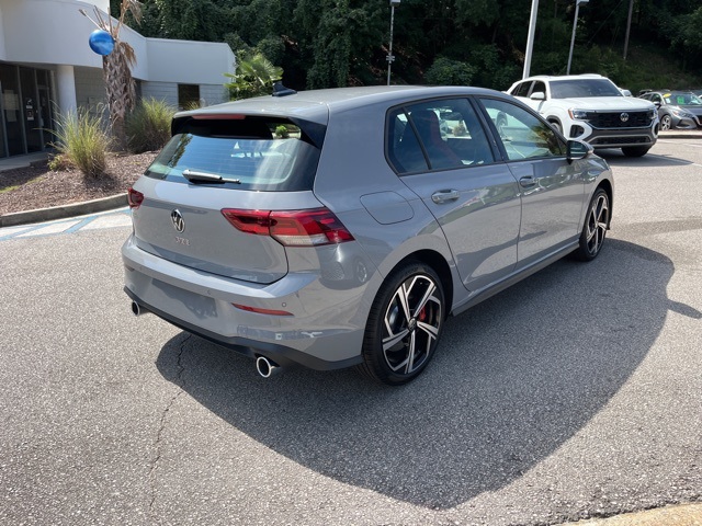2025 Volkswagen Golf GTI SE photo 3
