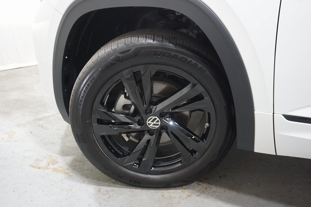 2025 Volkswagen Atlas Cross Sport SEL R-Line photo 35