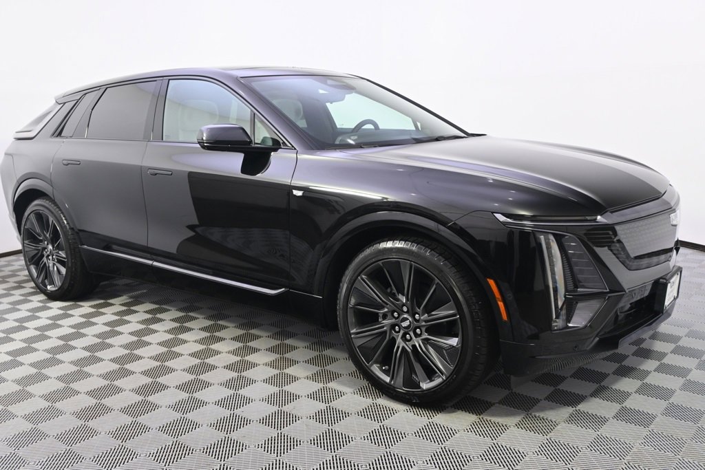 2025 Cadillac Lyriq Sport photo 8