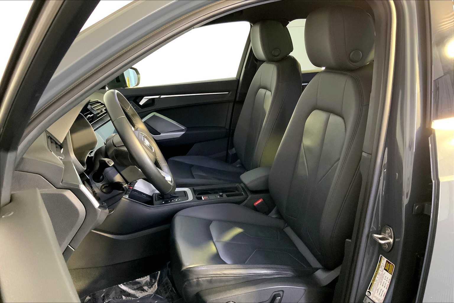 2020 Audi Q3 Premium photo 7