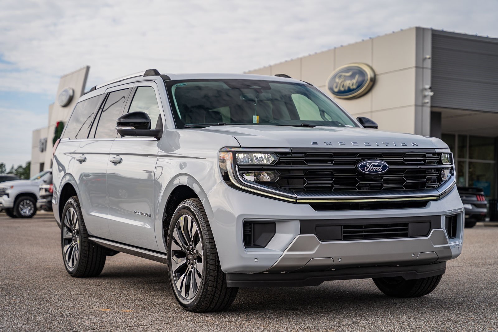 2025 Ford Expedition Platinum's photo