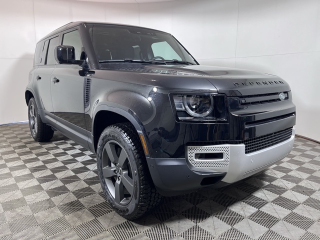 2025 Land Rover Defender 110 S photo 7