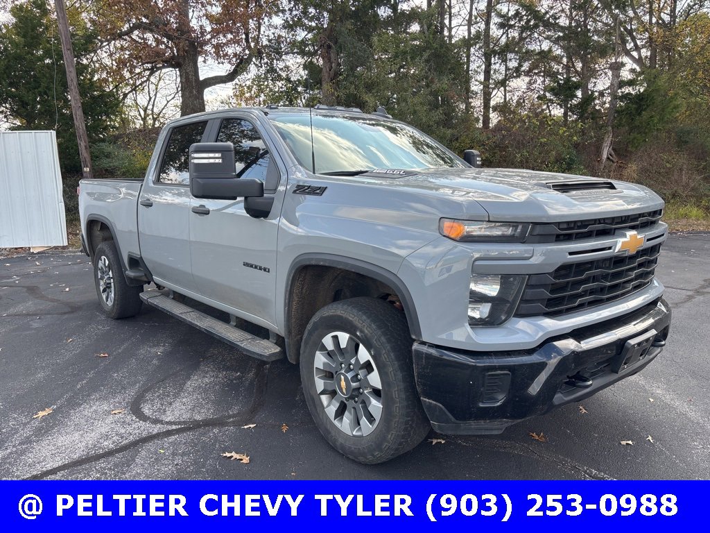 2024 Chevrolet Silverado 2500HD Custom's photo