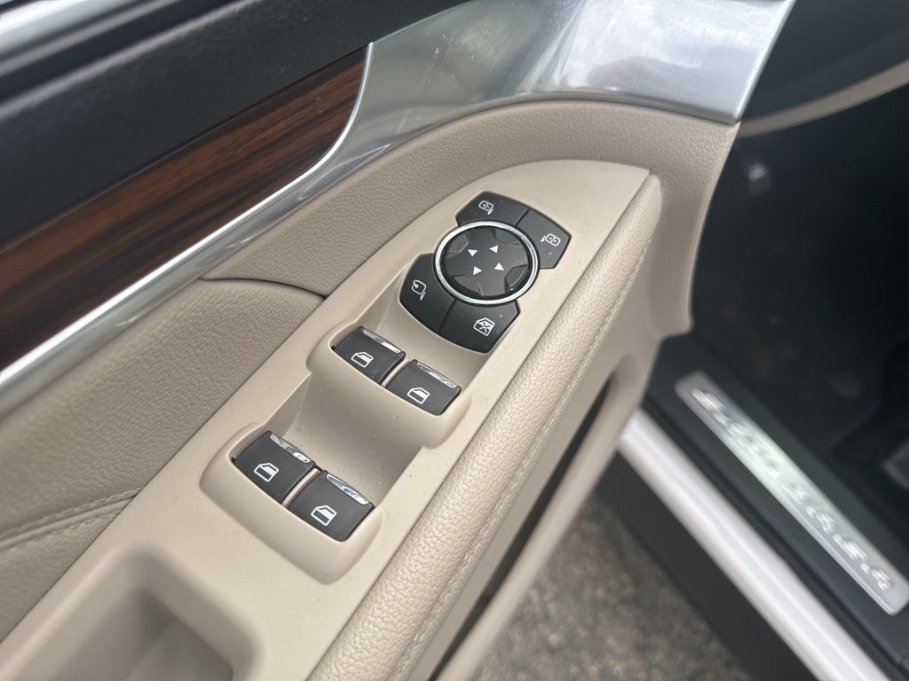 2019 Ford Explorer Limited photo 8