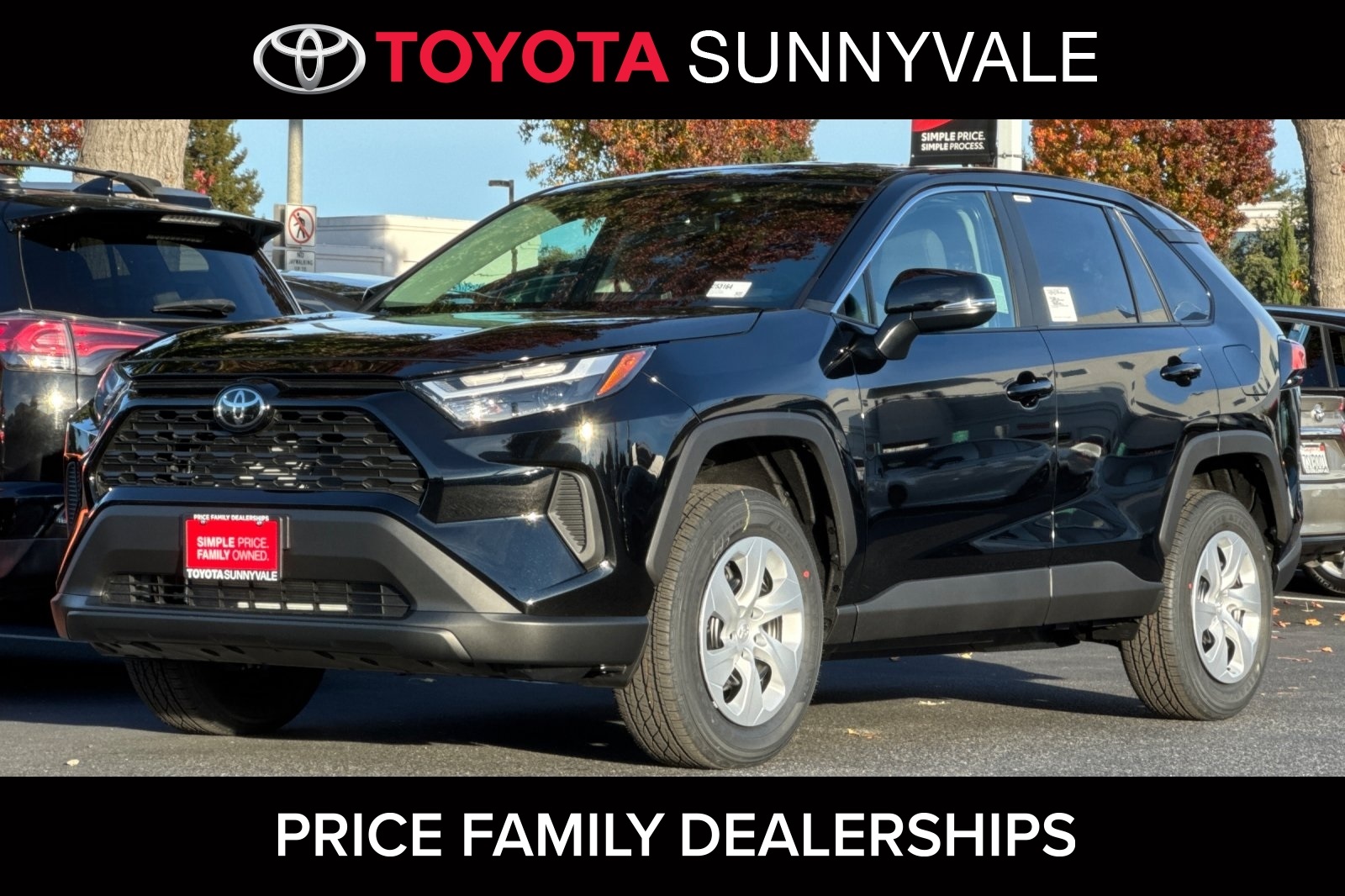 2025 Toyota RAV4 LE's photo