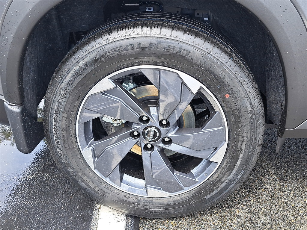 2026 Nissan Rogue SV photo 8