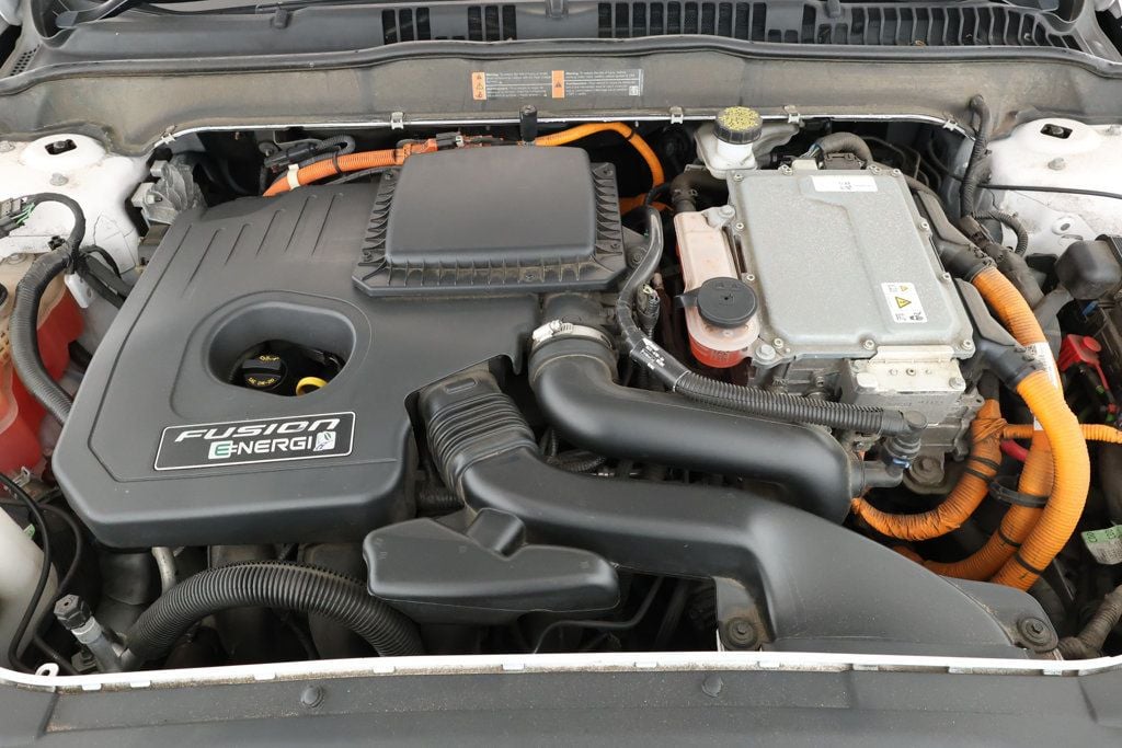 2020 Ford Fusion Titanium Plug-In Hybrid photo 24