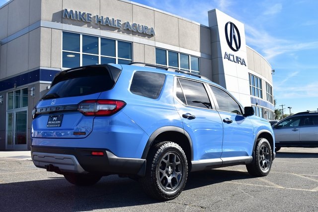 2023 Honda Pilot TrailSport photo 2