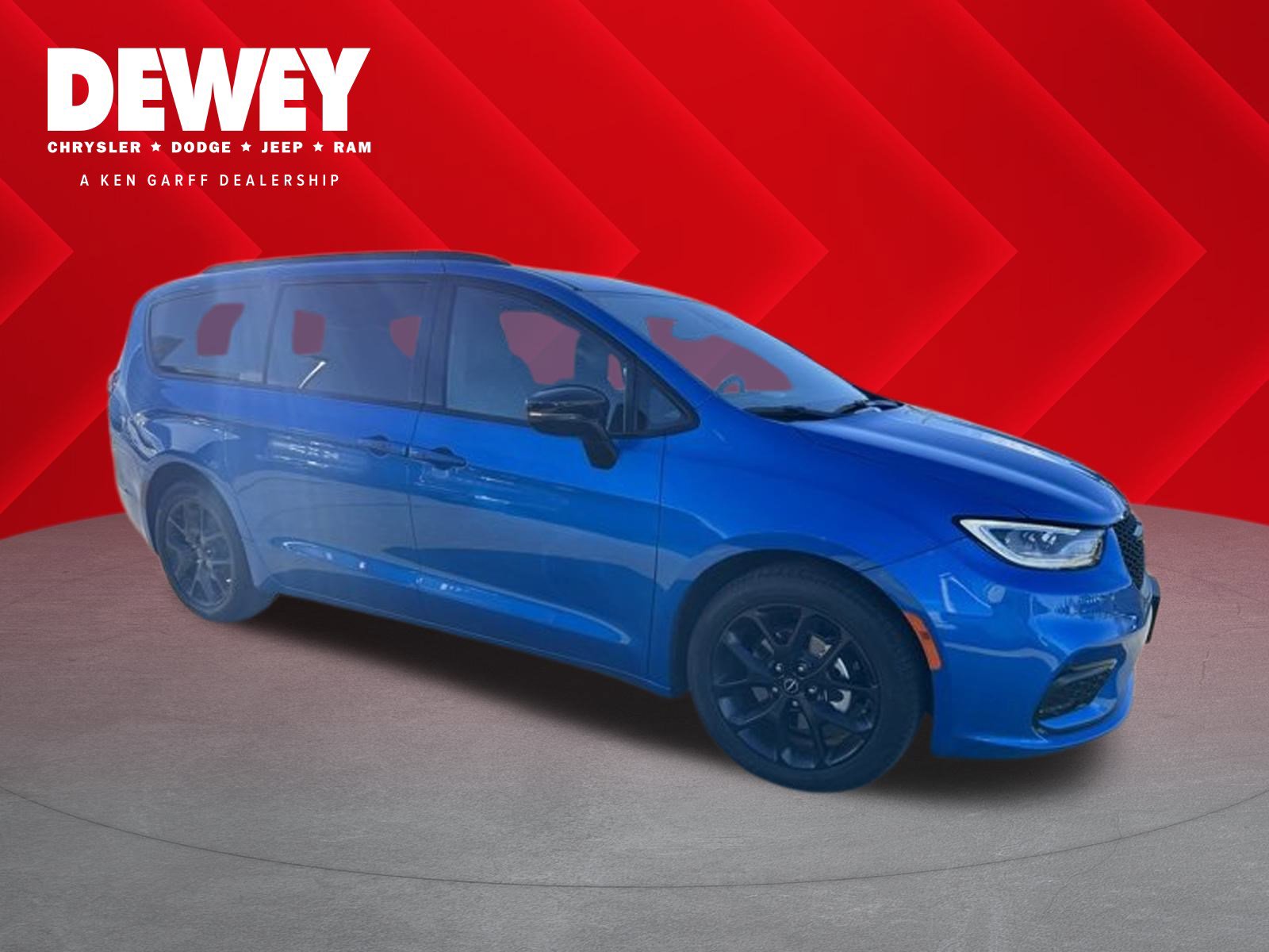 2026 Chrysler Pacifica Select's photo