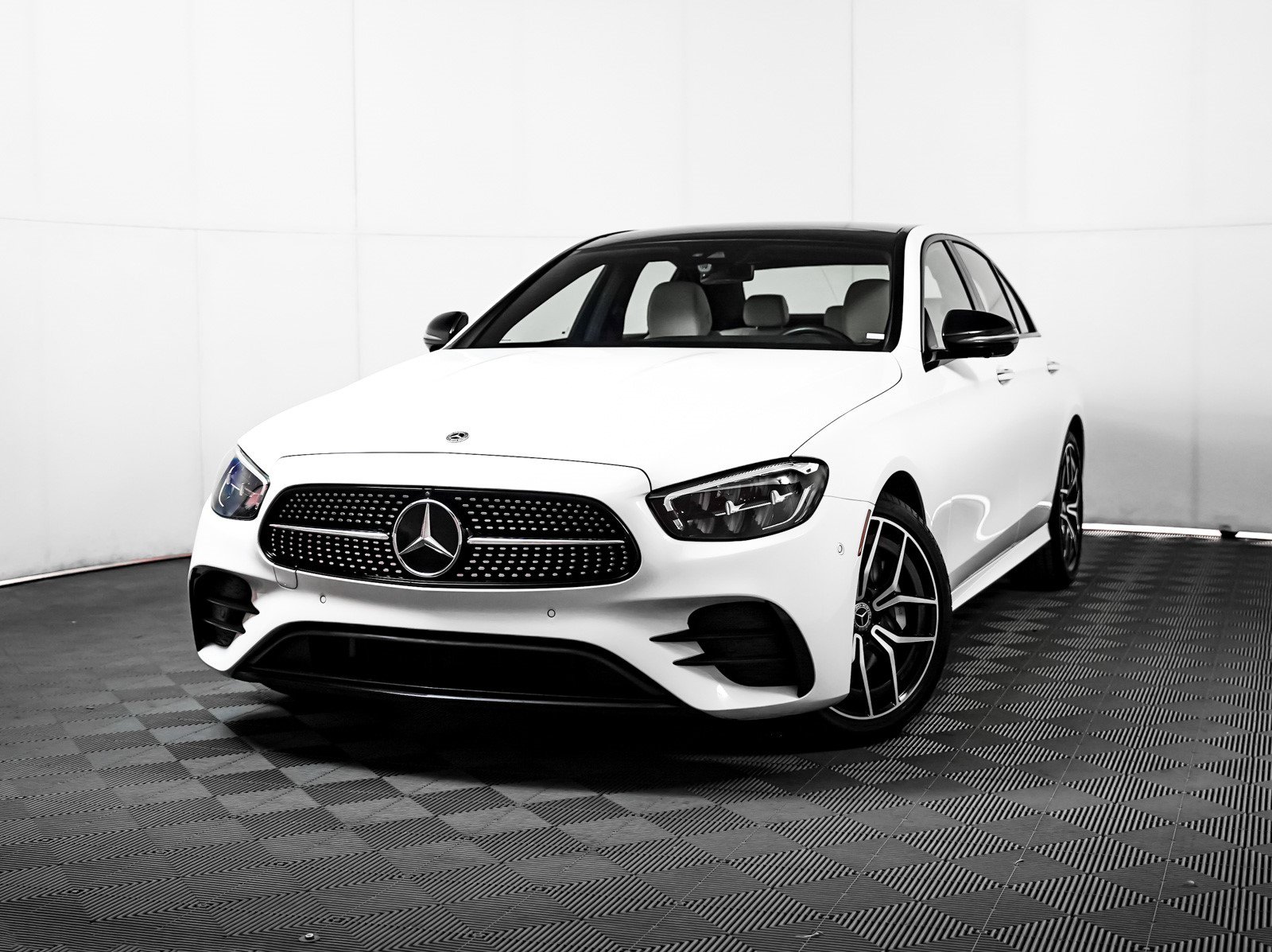 2023 Mercedes-Benz E-Class E350's photo