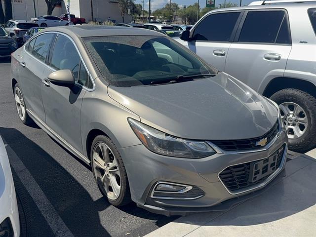 2017 Chevrolet Cruze Premier photo 2