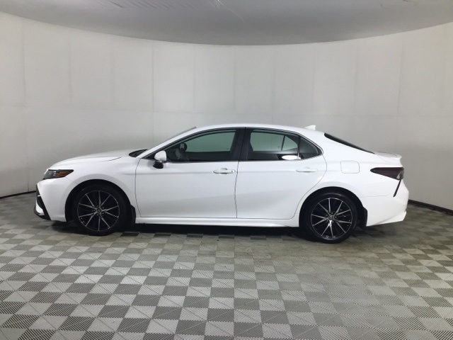 2024 Toyota Camry Hybrid SE photo 4