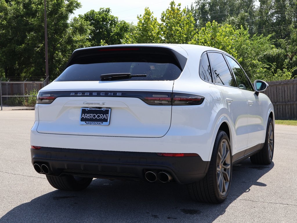 2022 Porsche Cayenne S photo 7