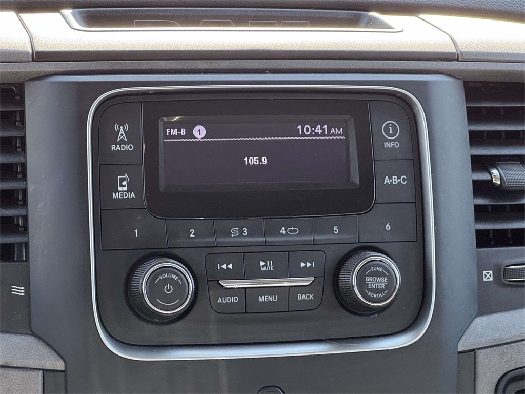 2020 Ram 1500 Classic Tradesman photo 3