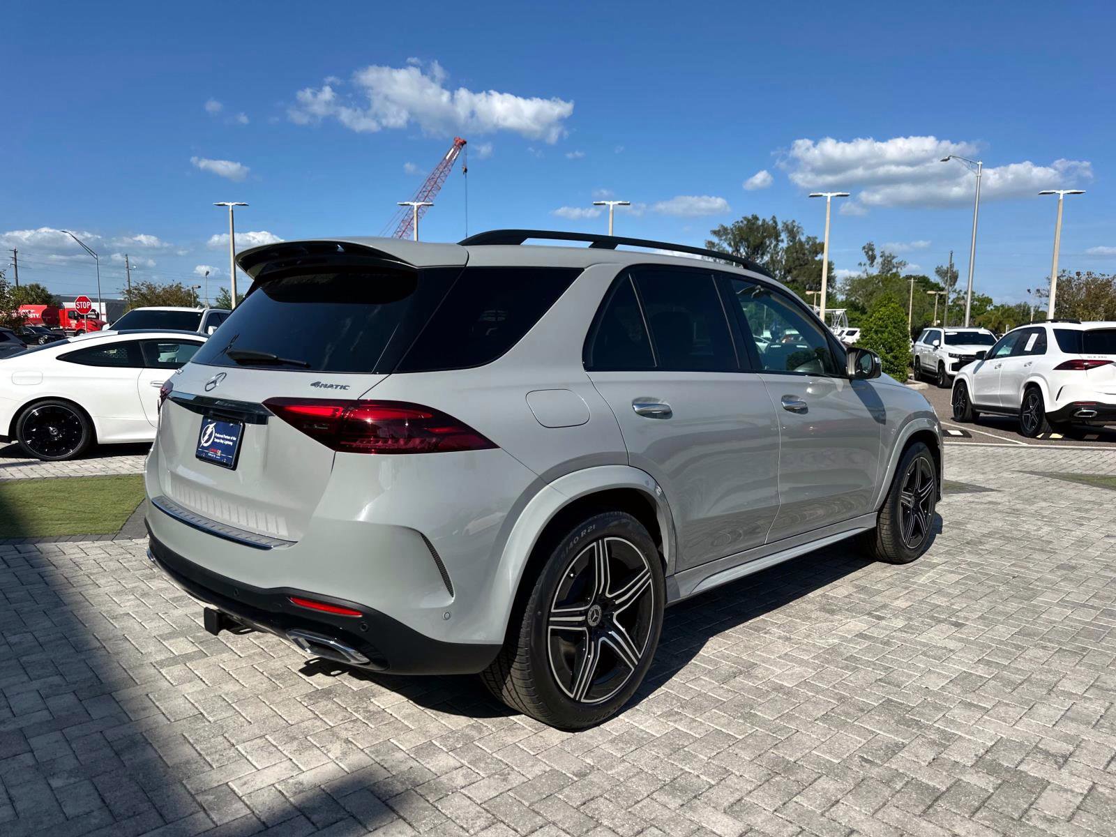 2025 Mercedes Benz GLE 450 4MATIC photo 4