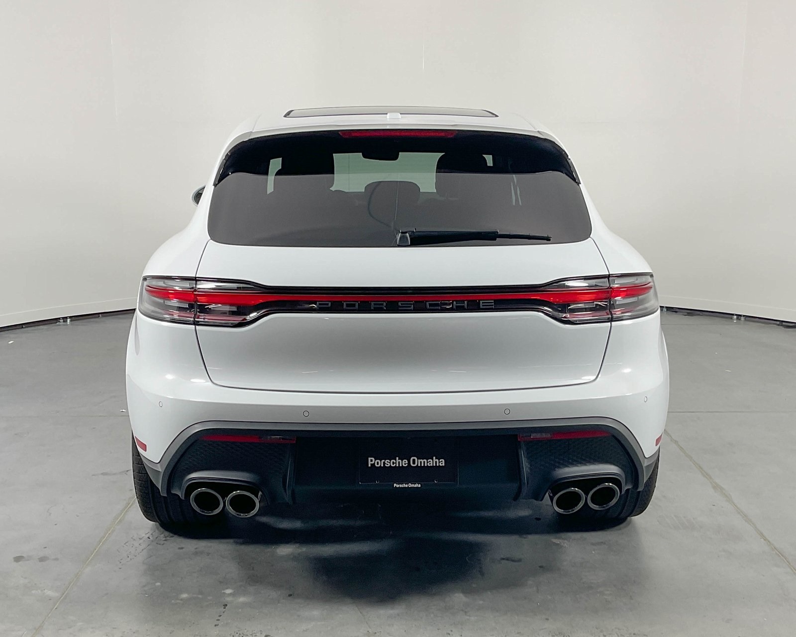 2025 Porsche Macan T photo 6