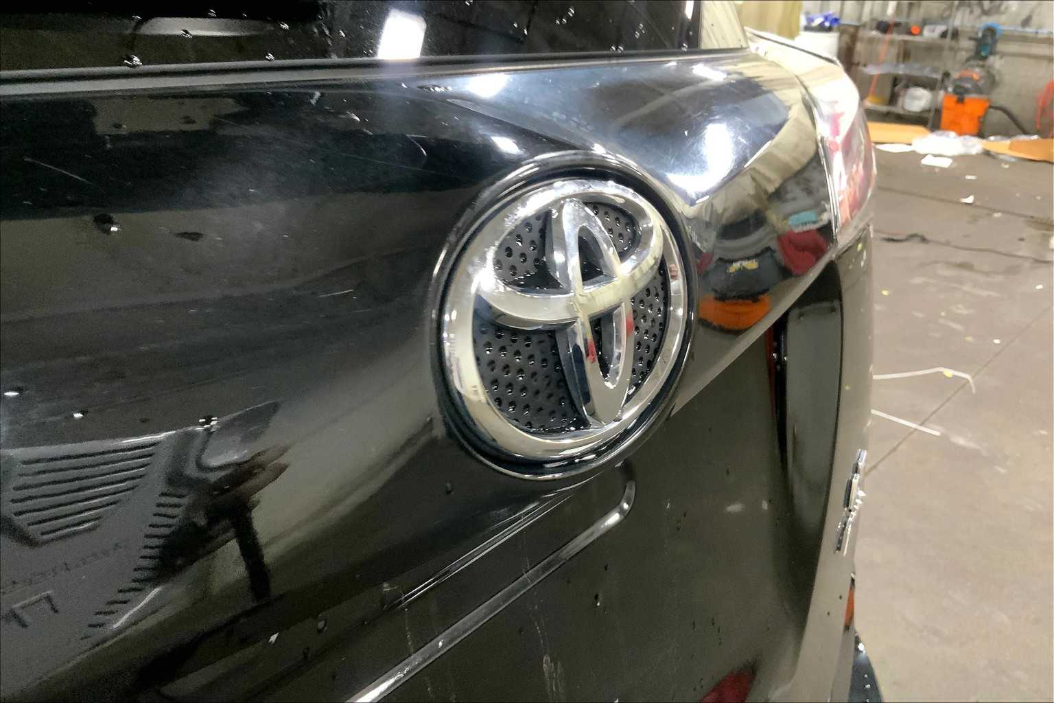 2017 Toyota RAV4 LE photo 29