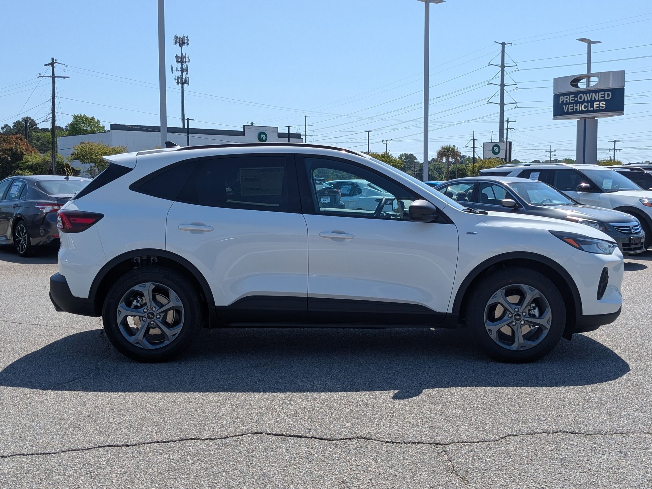 2025 Ford Escape ST-Line photo 3